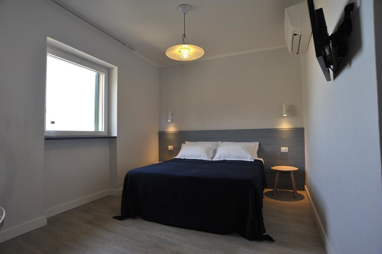 Bedroom 4, Aquarium Rooms, Genova