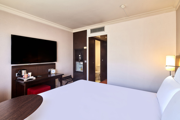 Bedroom 3, B&B HOTEL Saint-Quentin-en-Yvelines Centre Gare, Yvelines