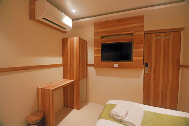 Bedroom 3, Hotel Al Madina Palace, Mumbai City