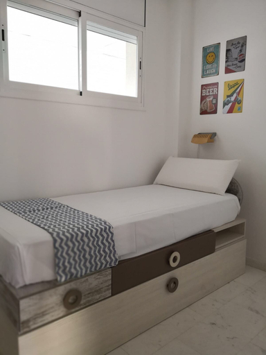 Bedroom 2, Aiguaneu Apartaments Els Pins, Girona
