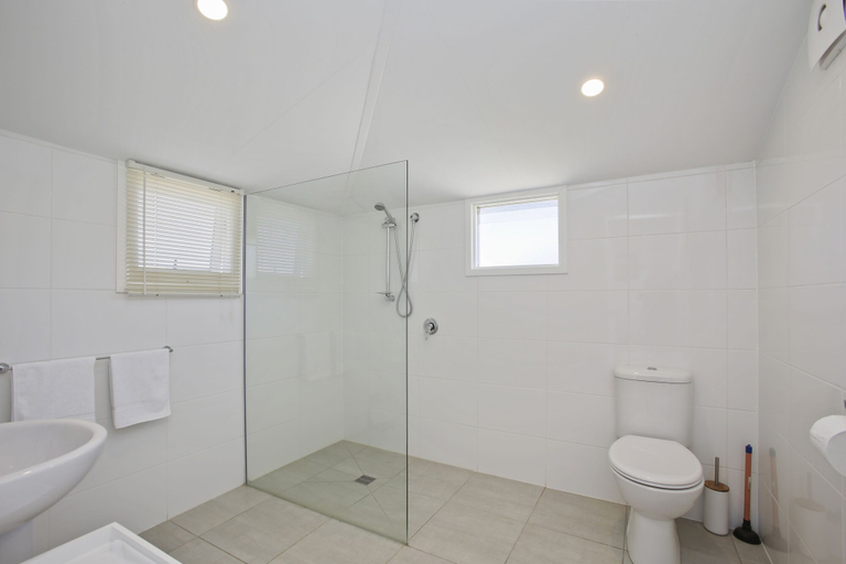 Bathroom 4, Cape Otway Lightstation, Colac-Otway - South