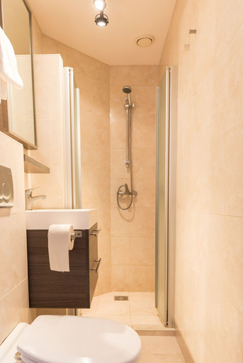 Bathroom 5, Hotel de Vischpoorte, Deventer