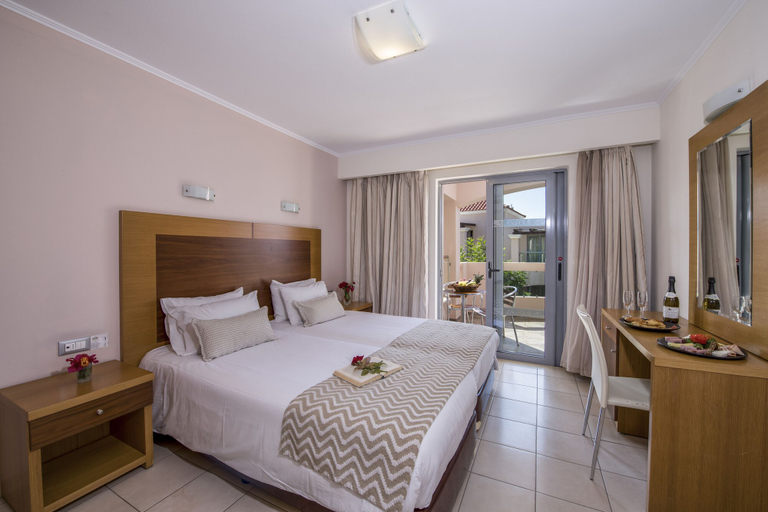 Bedroom 4, Isida Hotel, Crete