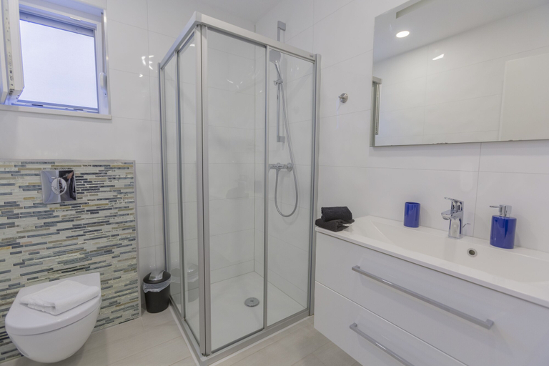 Bathroom 4, Lux Apartments, Makarska