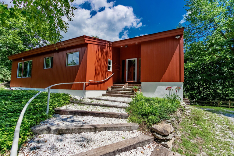 Exterior & Views 2, Wilburton Inn, Bennington