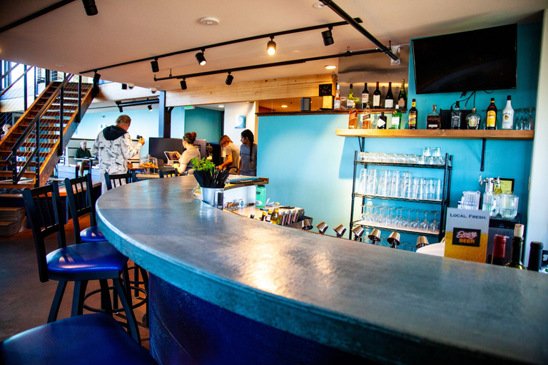 Food & Drinks 5, Blue Wave Inn, Lake Superior