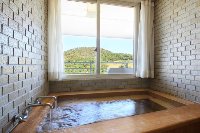 Bathroom 4, Southern Cross Resort, Itō