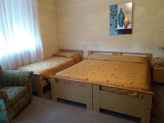 Bedroom 3, Hotel St. Louis, Padua