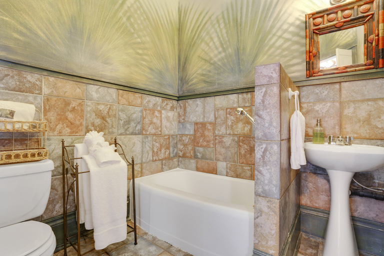 Bathroom 4, Auld Sweet Olive Bed & Breakfast, Orleans