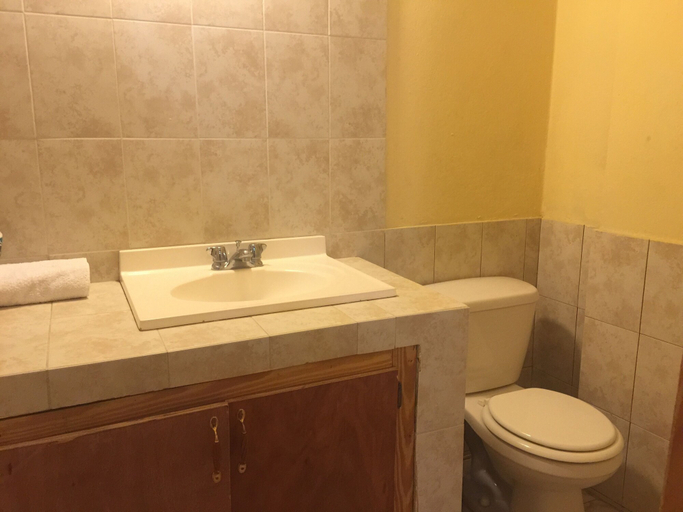Bathroom 3, Paradis Hotel, Port-au-Prince