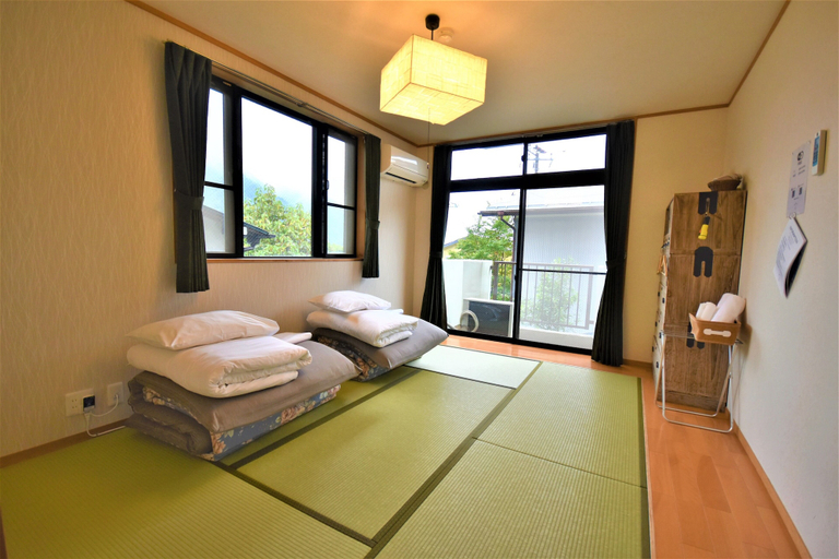 Bedroom 4, Hakone Guesthouse Gaku - Hostel, Hakone