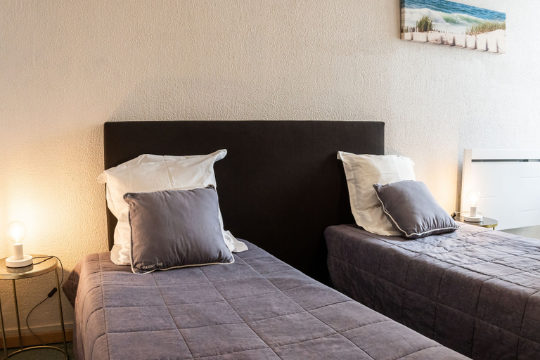 Bedroom 5, Hôtel de la Gare, Gironde