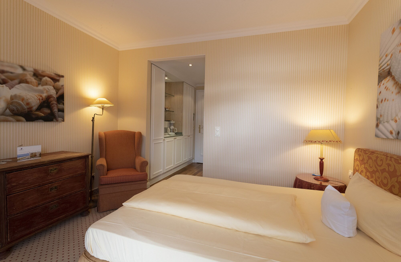 Bedroom 4, Strandhotel Sylt, Nordfriesland