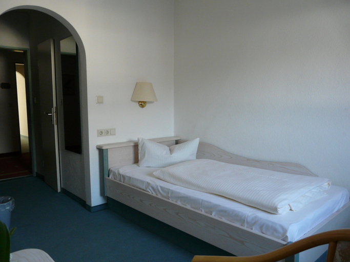 Bedroom 3, Hotel Roter Hahn - Bed & Breakfast, Garmisch-Partenkirchen