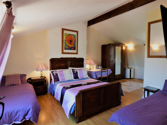 Bedroom 3, L'Ancien Presbytère, Haute-Vienne