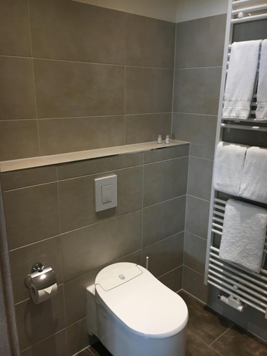 Bathroom 5, Hotel-Restaurant Am Kring, Borken