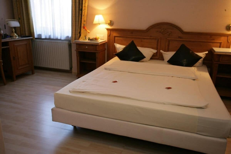 Bedroom 2, Stargaze Home Hotel, Mettmann