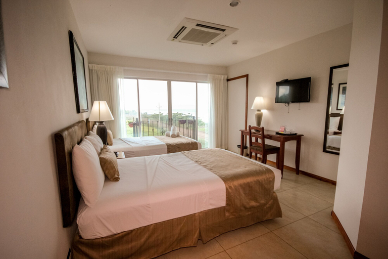 Bedroom 4, Hotel Tramonto, Garabito