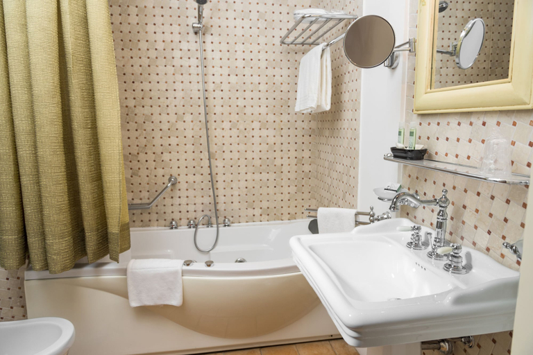 Bathroom 5, Hotel Terranobile Metaresort, Bari