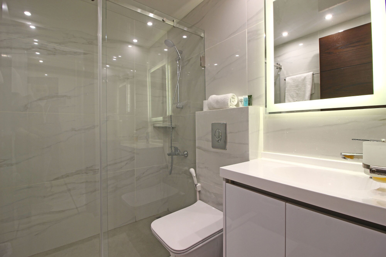 Bathroom 5, Palm Ville Suites, Beirut