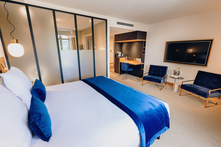 Bedroom 3, Cèdre Beaune, A Beauvallon Hotel & Spa, Côte-d'Or