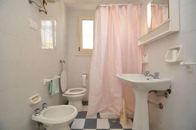 Bathroom 5, Villetta Macao I, Lecce