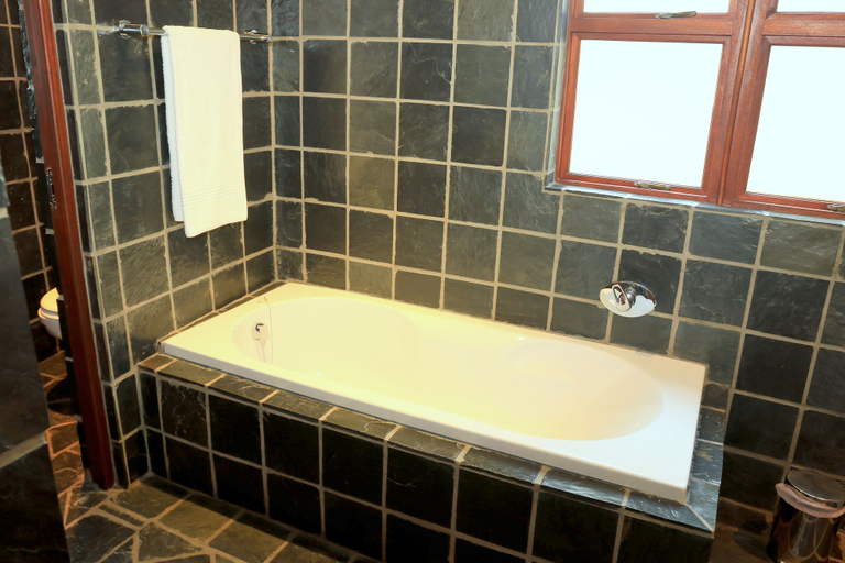 Bathroom 5, La Lechere Guest House, Mopani