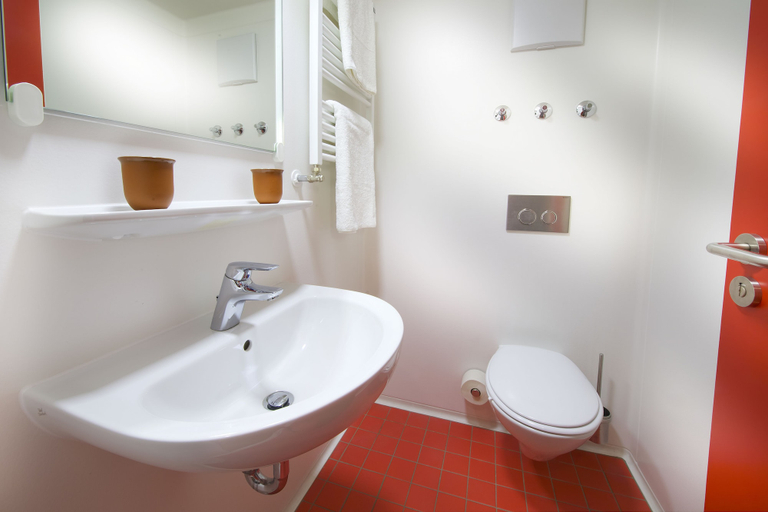 Bathroom 5, JUFA Hotel Kronach – Festung Rosenberg, Kronach