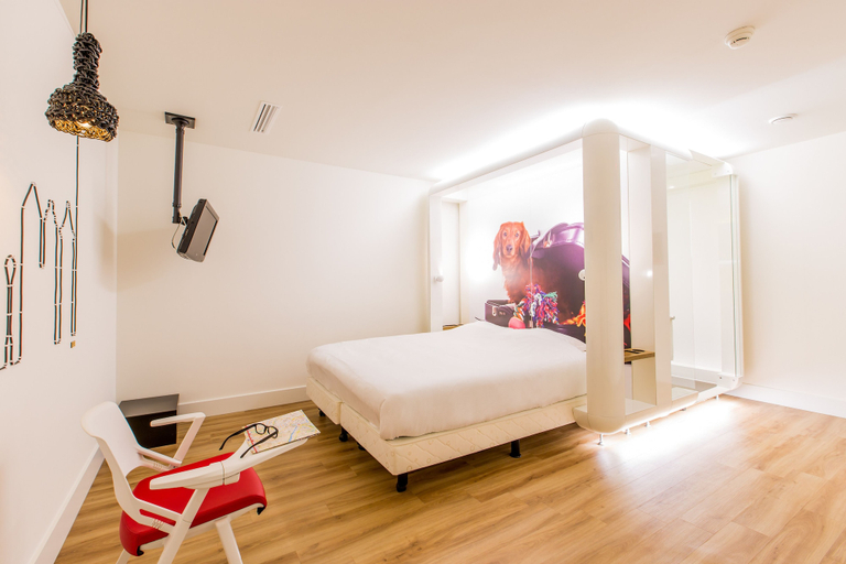 Bedroom 4, Qbic Hotel Amsterdam WTC, Amsterdam