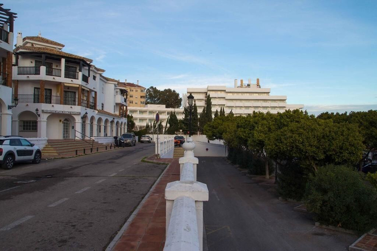Others 4, Benalmadena Front Beach Apartment, Málaga