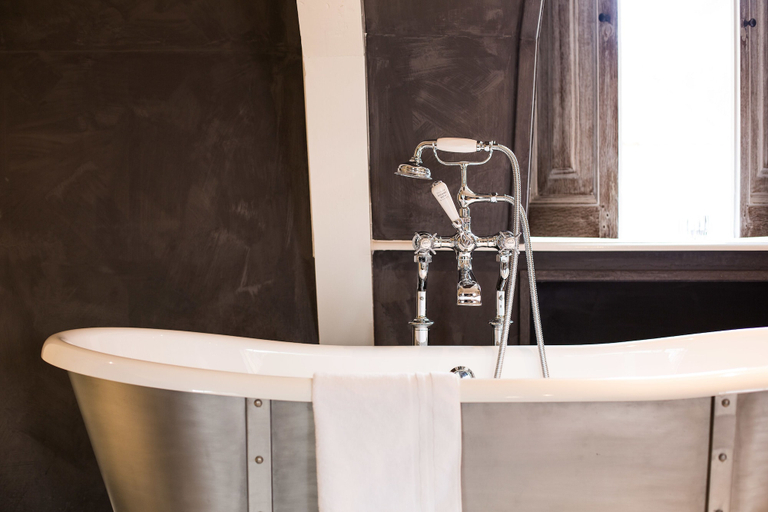 Bathroom 3, Suitehotel Posthoorn, Waterland