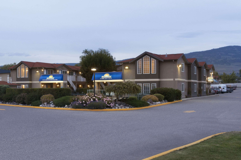 Exterior & Views 2, Days Inn by Wyndham Kelowna, Central Okanagan
