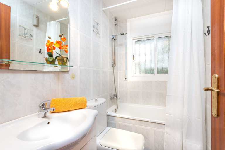Bathroom 3, Villa Vila, Girona