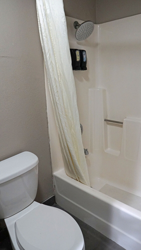 Bathroom 4, Hawthorne Plaza Inn, Los Angeles