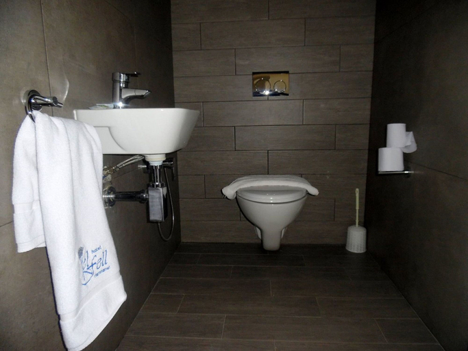 Bathroom 5, Hotel El Fell, Hammamet