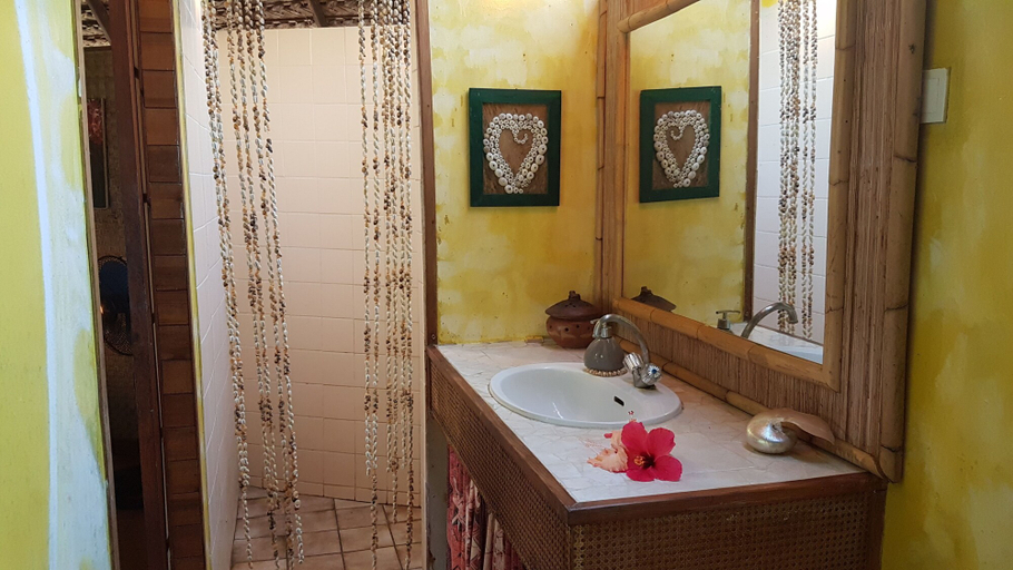 Bathroom 3, Blue Heaven Island, Bora Bora