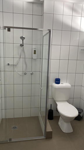 Bathroom 4, Warrina Motor Inn Wodonga CBD, Wodonga