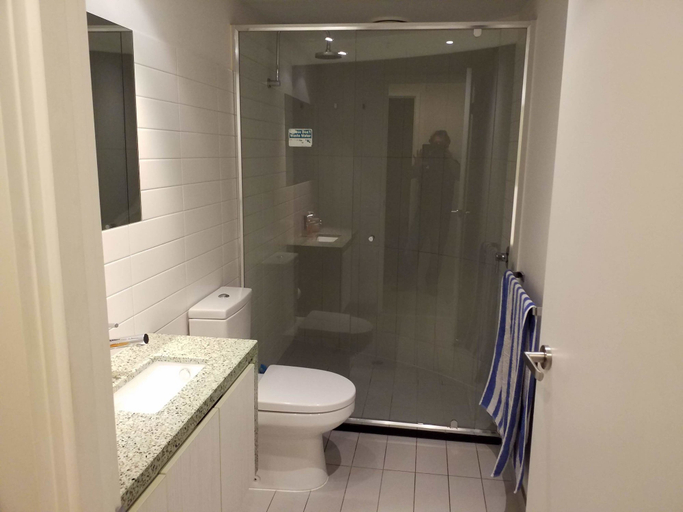 Bathroom, Lacrosse 1511, Melbourne