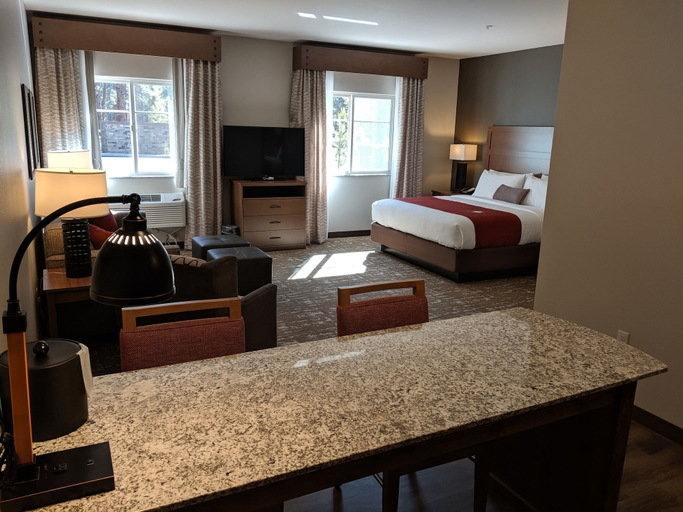 Bedroom 3, GrandStay Hotel & Suites, Deschutes