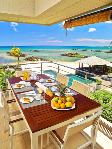 Food & Drinks 5, Bon Azur Beachfront Suites & Penthouses with LOV