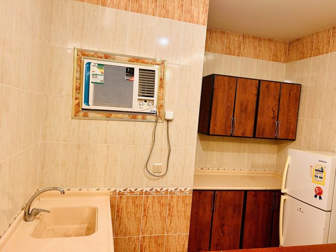 Bathroom 5, Arabian Palm Hotel