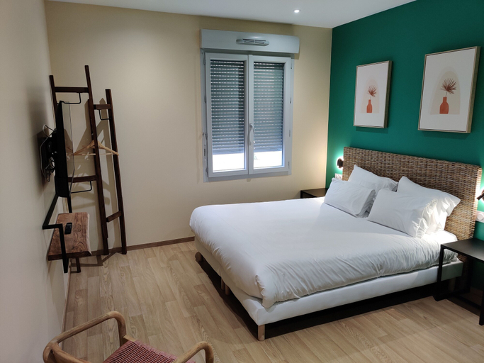 Bedroom 4, Hôtel de la Tour, Isère