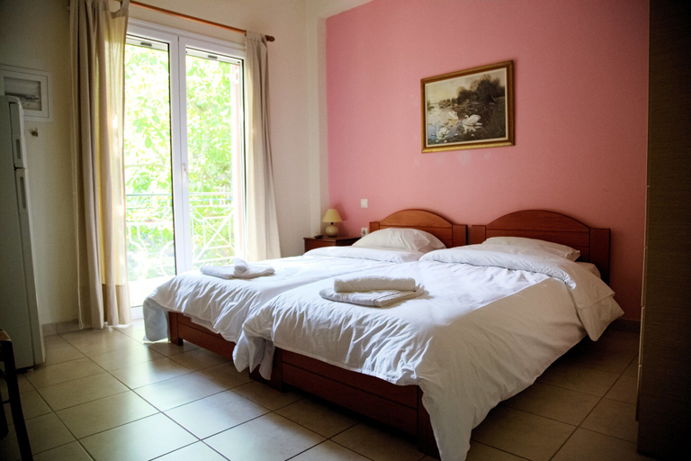 Bedroom 4, Tsertos Apartments, Central Greece