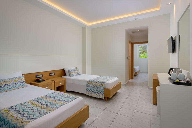 Bedroom 3, Oceanis Park Hotel, South Aegean