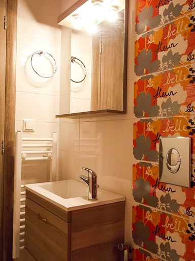 Bathroom 4, Stylish 2 Bedroom Apartment Spectacular Sea View, Attica