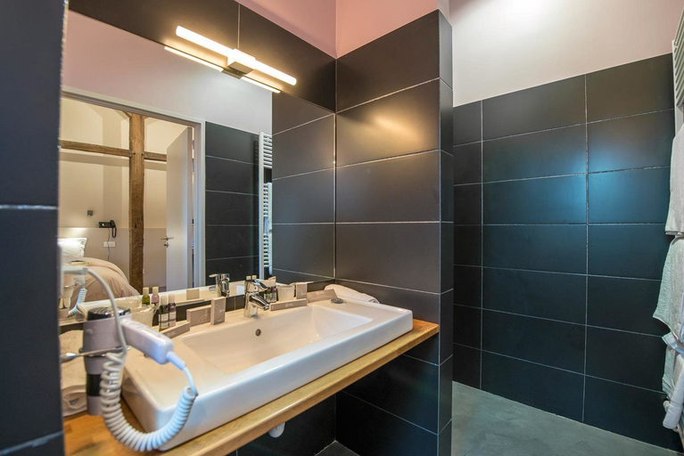 Bathroom 3, Le Château du Bost, Allier