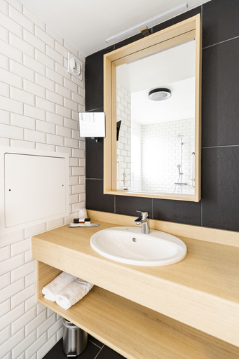 Bathroom 4, Hotel Bastide, Aveyron
