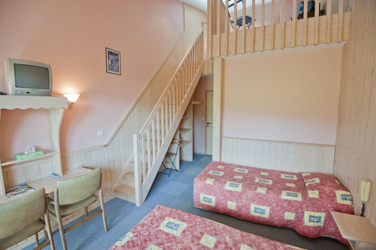 Bedroom 3, Hotel Etoile Des Neiges, Doubs