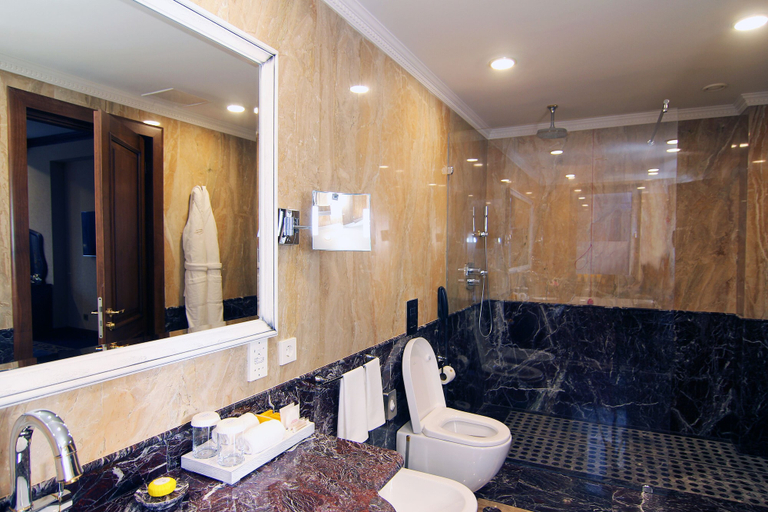Bathroom 5, Orion Hotel Bishkek, Bishkek