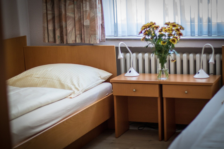Bedroom 4, Alscher, Leverkusen